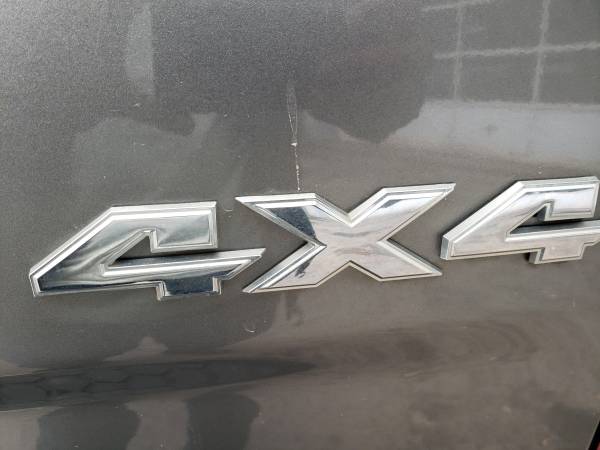 2011 RAM 1500 SXT Crew Cab 4WD – $17 995 (10333 Boul Gouin Ouest Montreal)