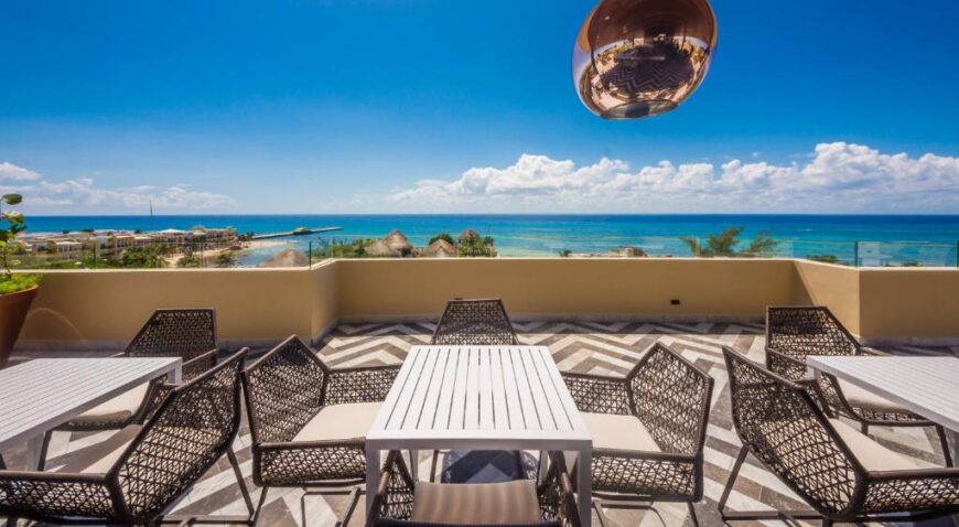 2 Bdrm Design Apartment 2 blocks from the beach / Amazing Rooftop